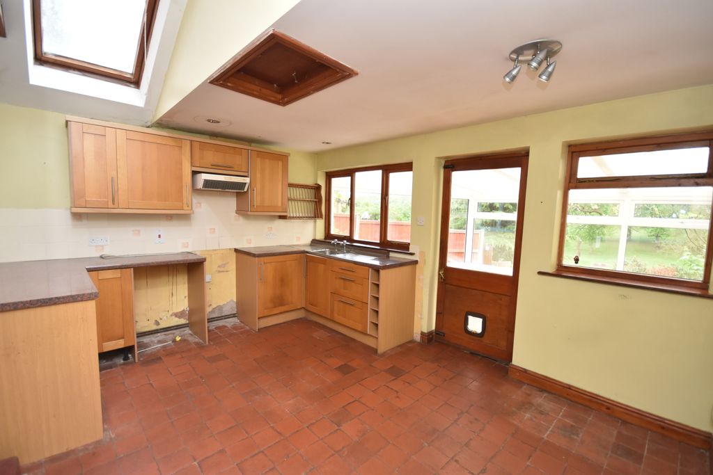 Property photo 3 of 13 Kitchen