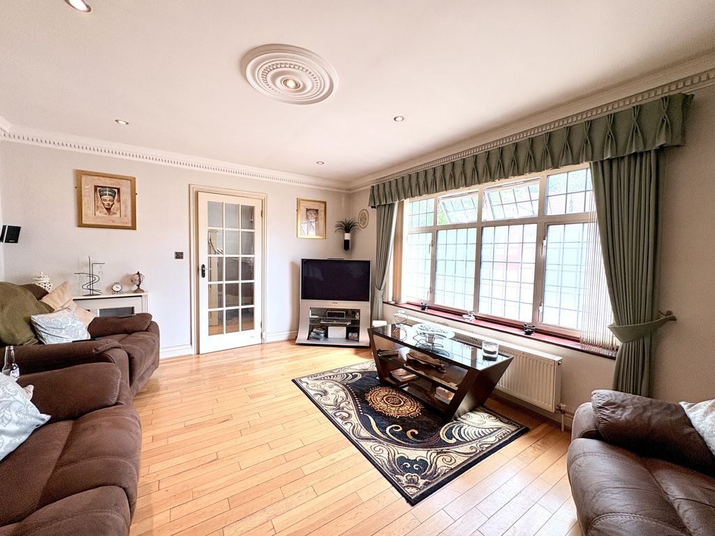 Property photo 3 of 31