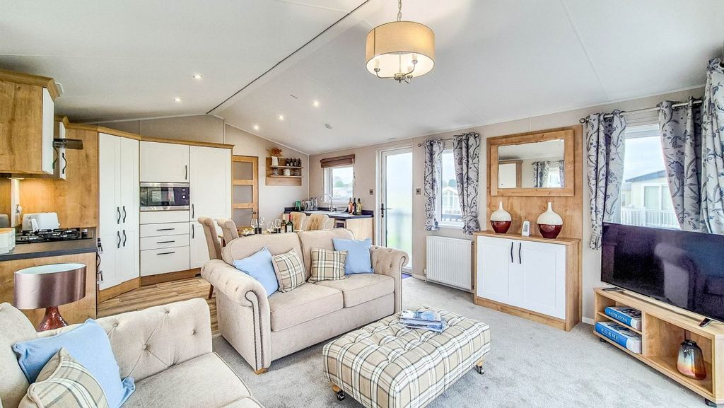 Property photo 3 of 20 Untitled 5