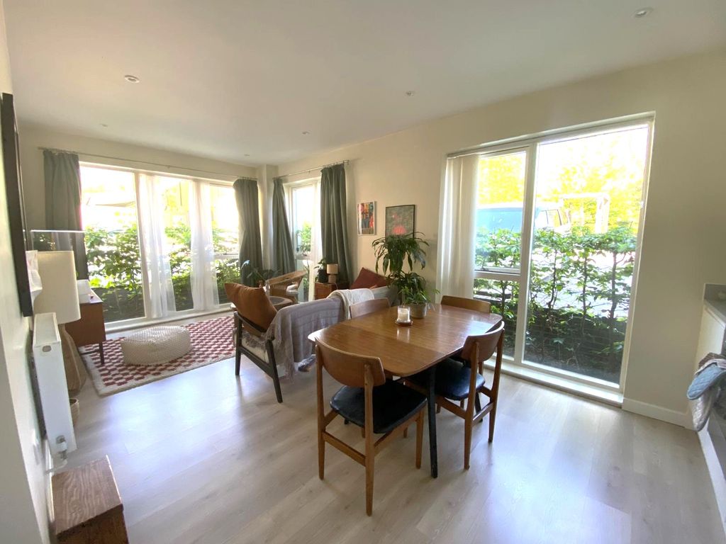 Property photo 2 of 20 Image00009