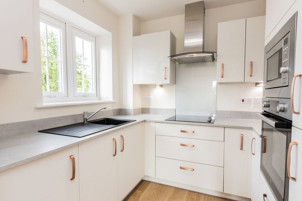 Property photo 3 of 18