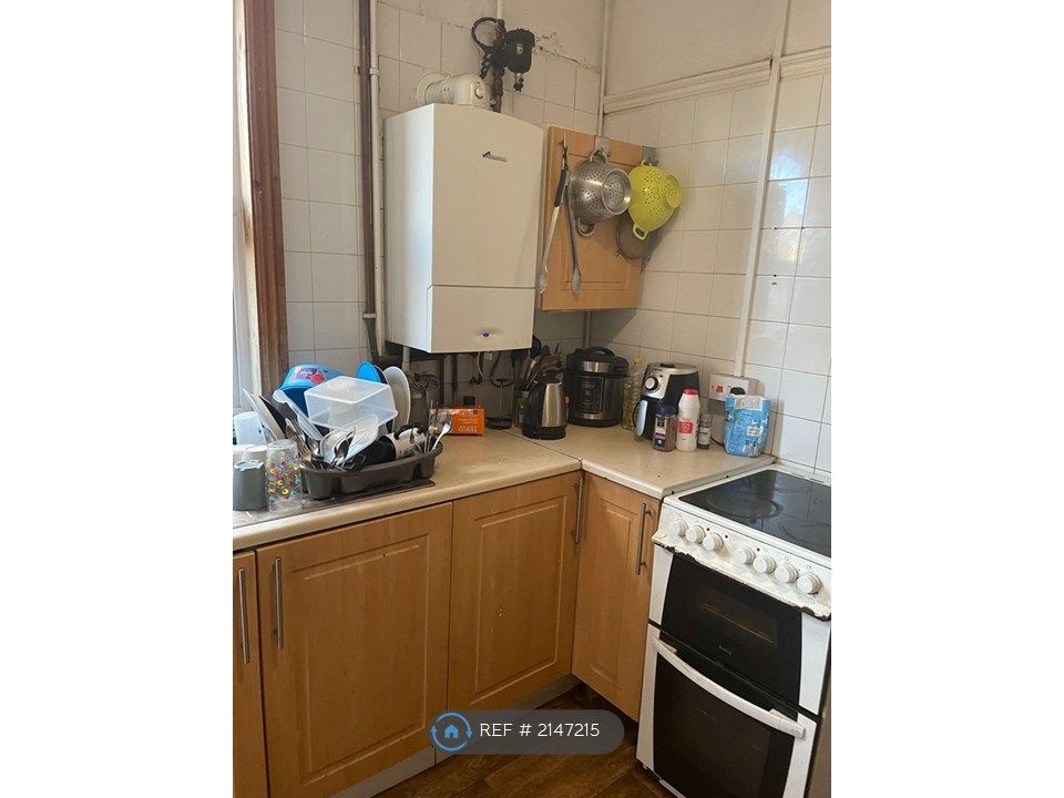 Property photo 3 of 7 Kitchen