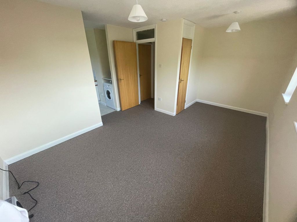 Property photo 3 of 9 Photo 1