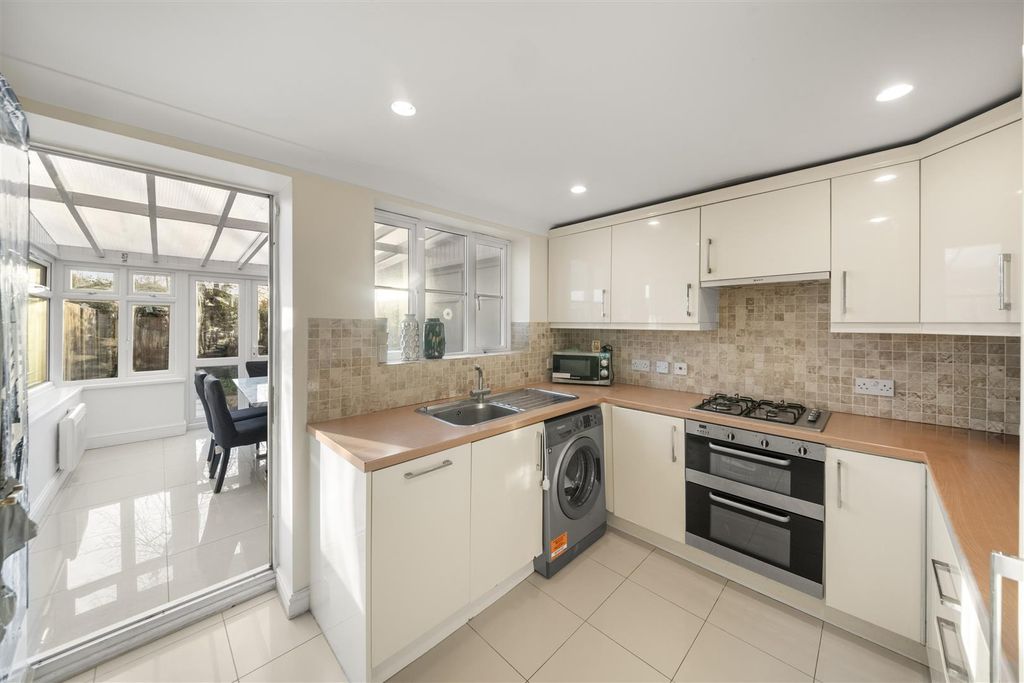 Property photo 2 of 15 1