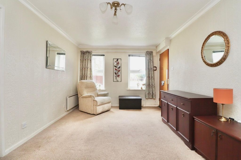 Property photo 2 of 10 Living Room