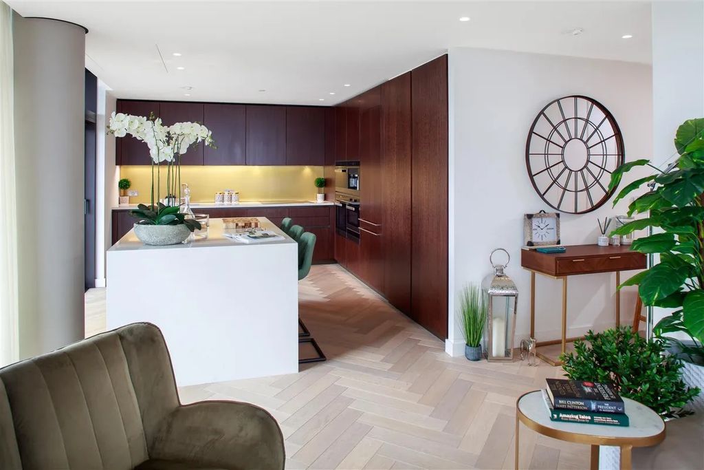 Property photo 3 of 15 Photo 6