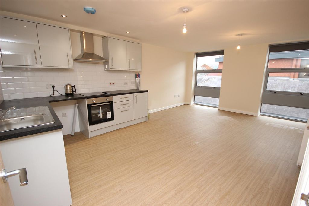 Property photo 2 of 7 Kitchen Living Room (2).Jpg