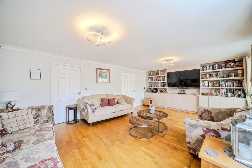 Property photo 3 of 19 Pbox-Img.Jpg