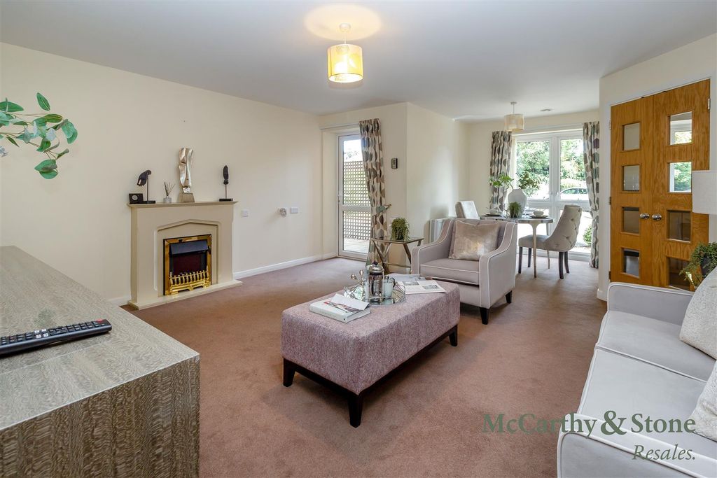 Property photo 1 of 21 8701825-Interior06.Jpg