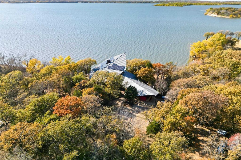 Property photo 1 of 31