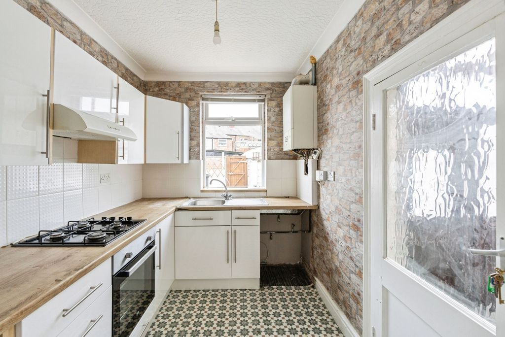 Property photo 2 of 15 Pbox-Img.Jpg