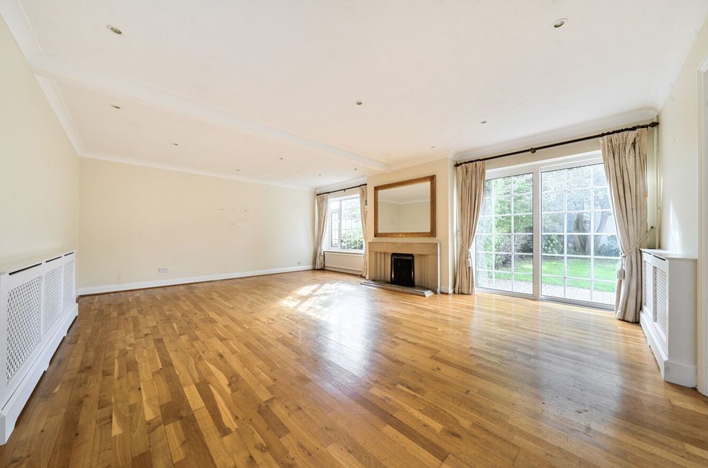 Property photo 3 of 33