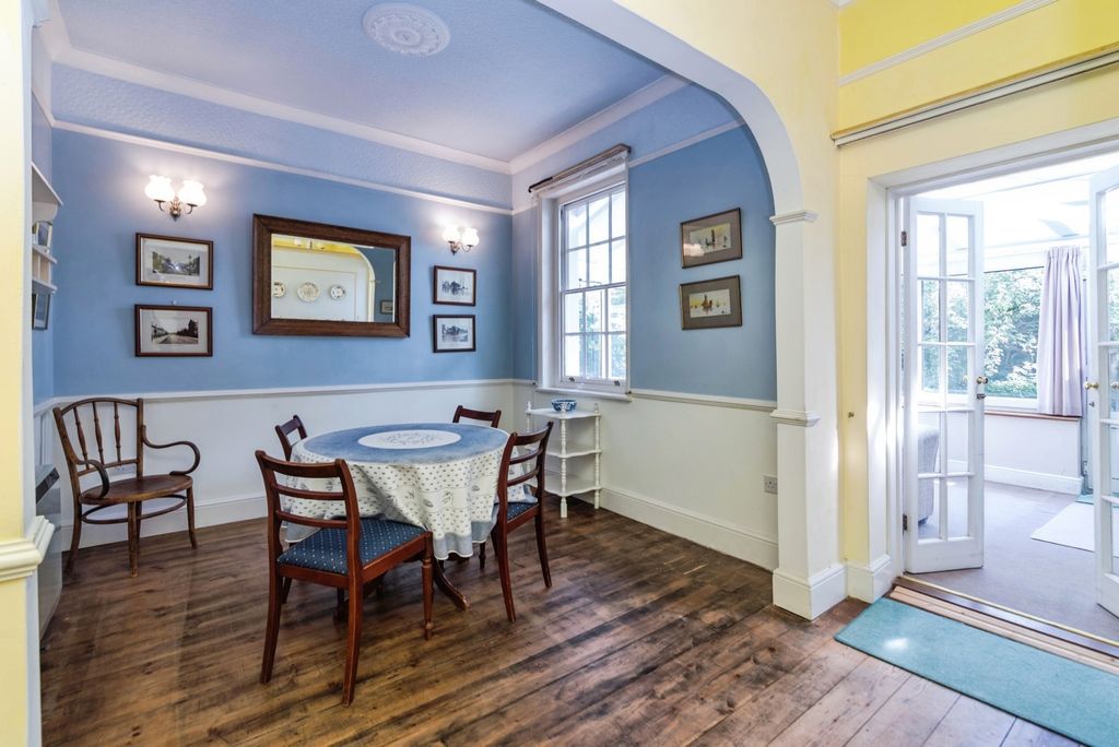 Property photo 2 of 17 Dining Room