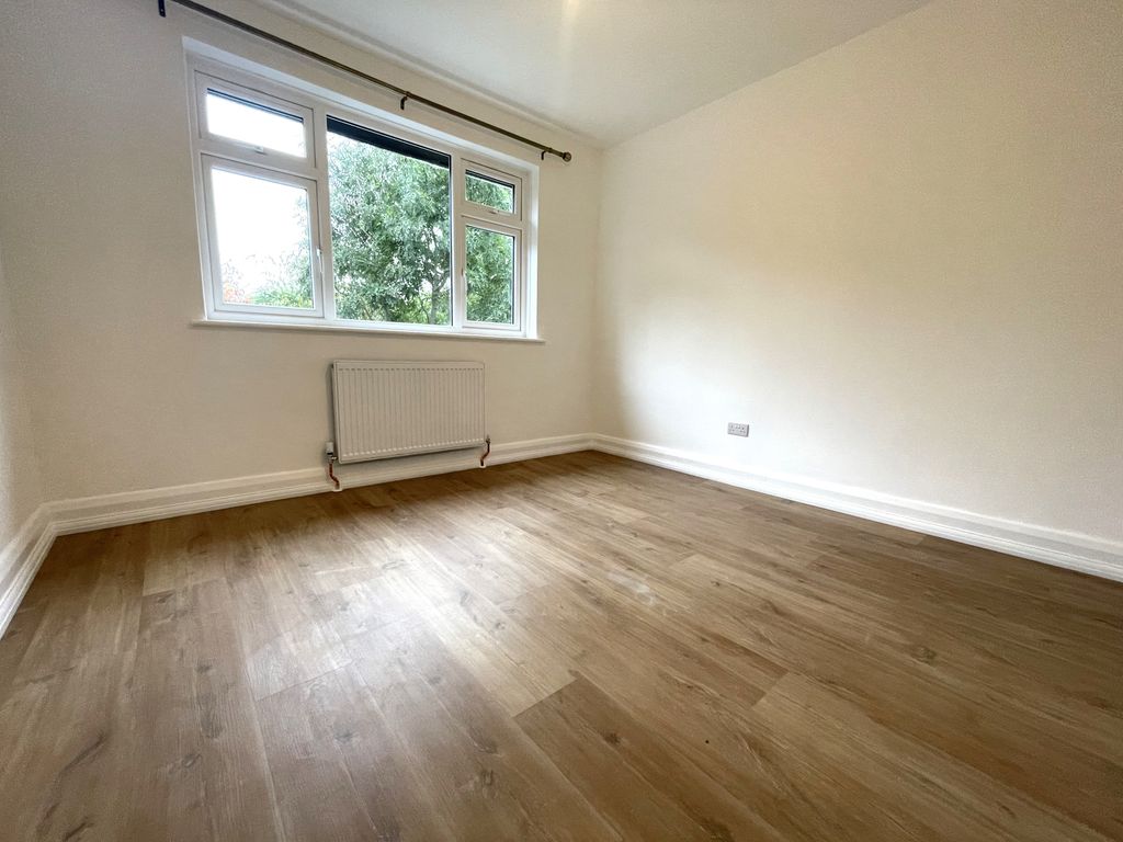 Property photo 3 of 13 Image