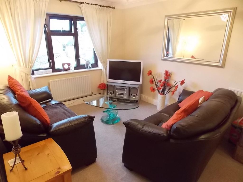 Property photo 2 of 5