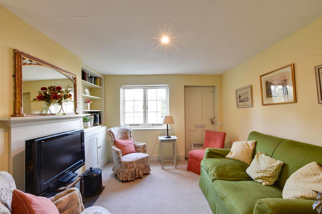 Property photo 2 of 11