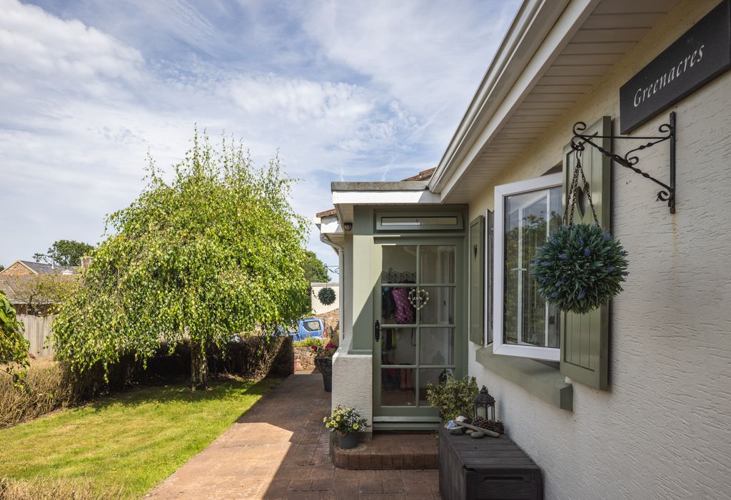 Property photo 3 of 20