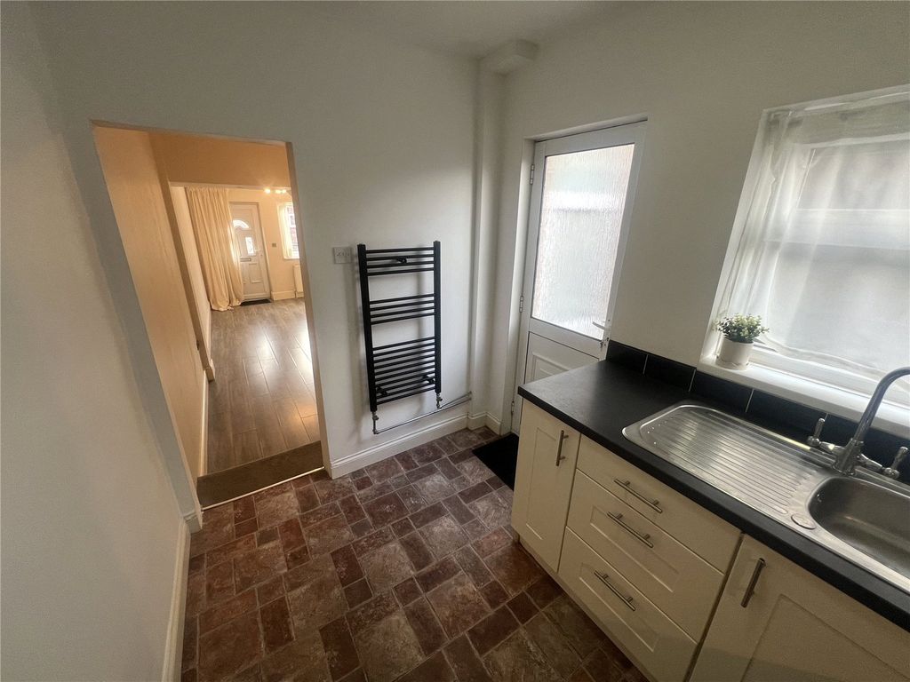 Property photo 3 of 15 Kitchen