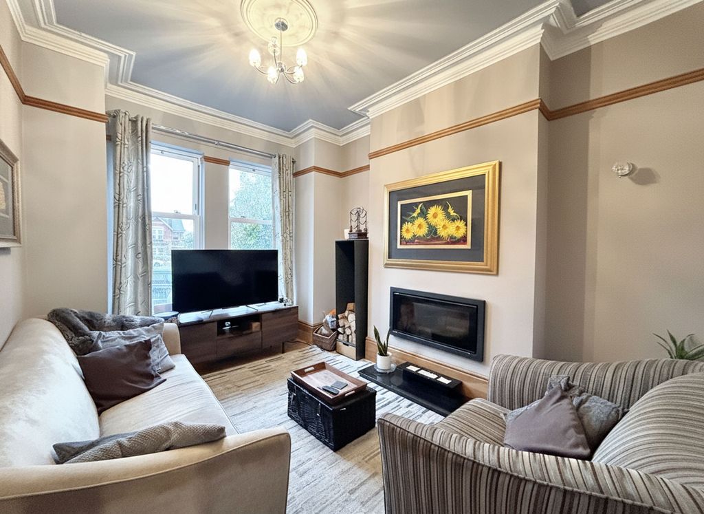 Property photo 3 of 33