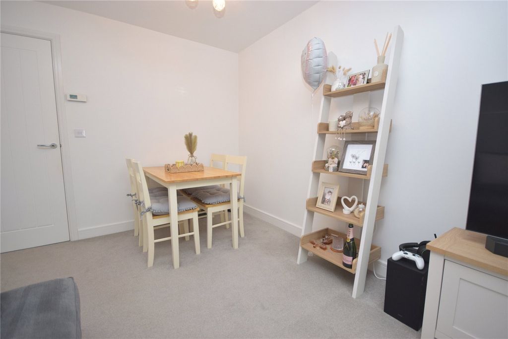 Property photo 3 of 12 Picture No. 14