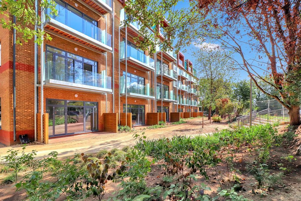 Property photo 1 of 5