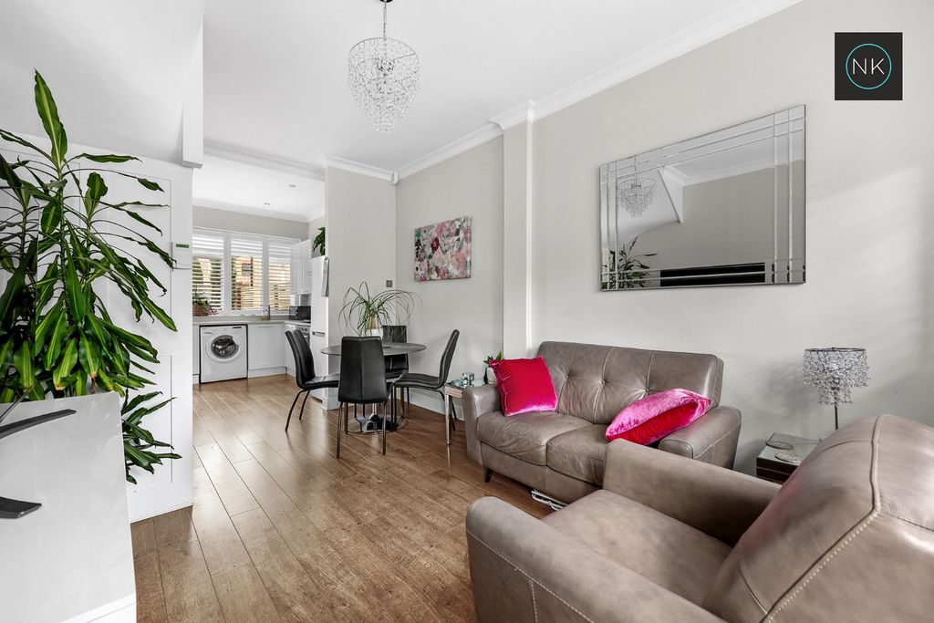 Property photo 2 of 21 5909665