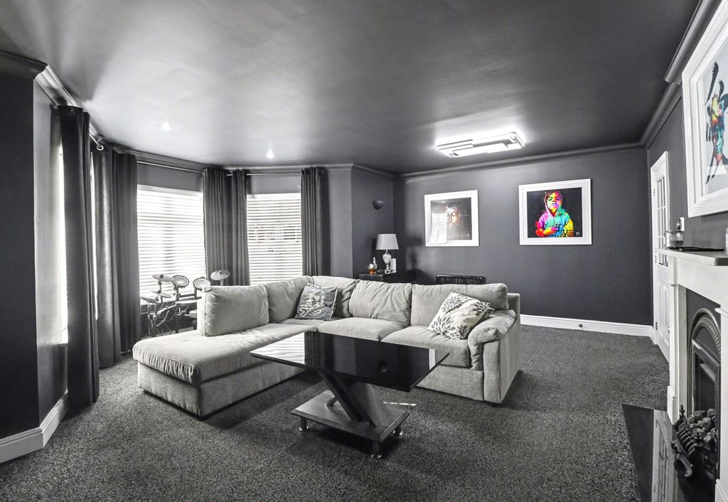 Property photo 3 of 19