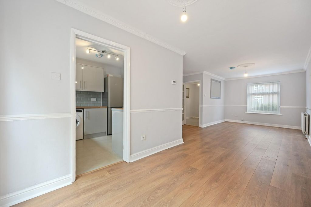 Property photo 3 of 12 10.Jpg