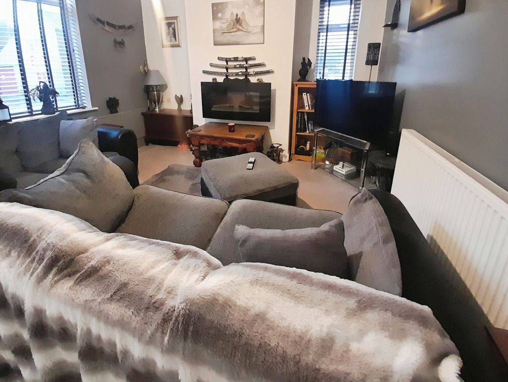 Property photo 2 of 11 Pbox-Img.Jpg