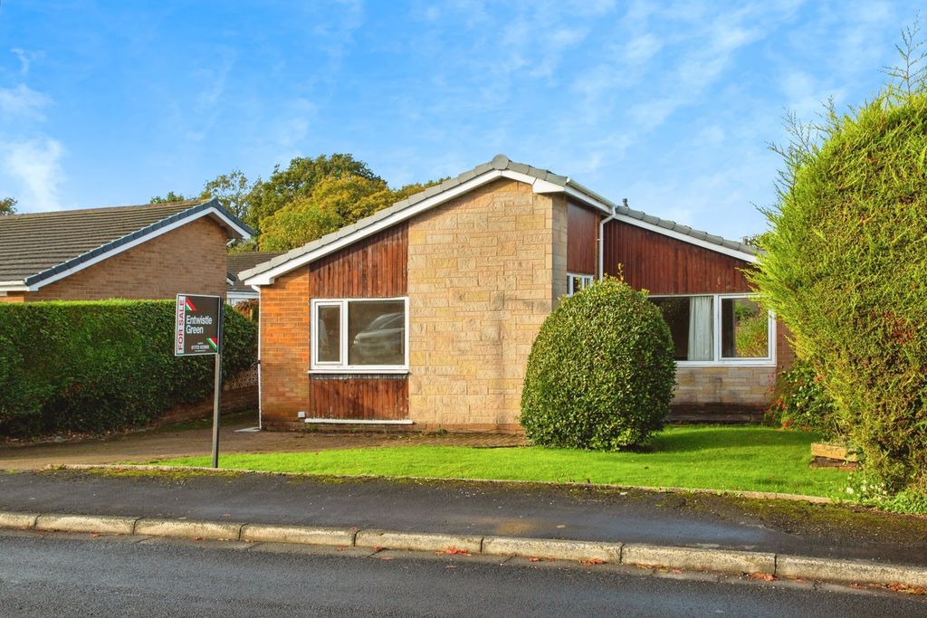 Property photo 1 of 17 Front