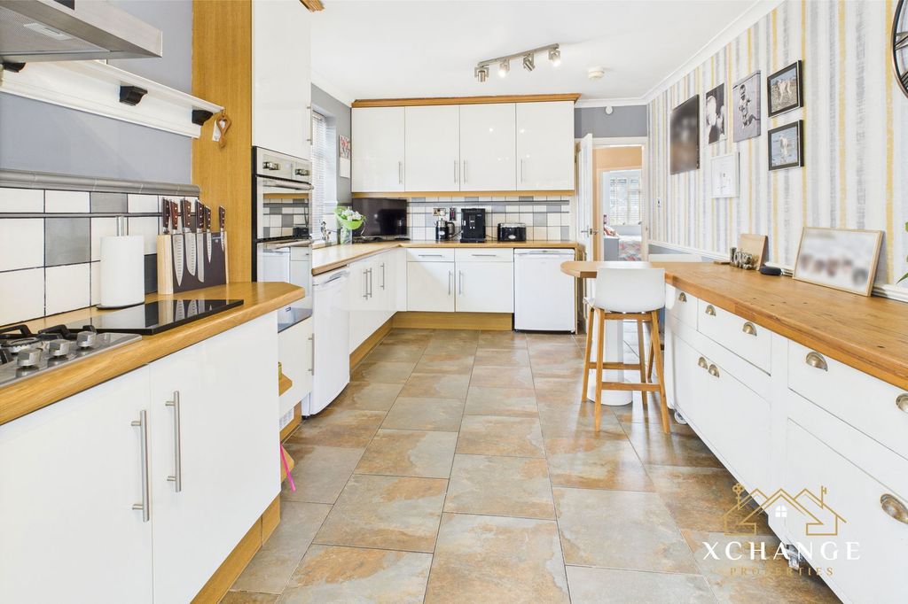 Property photo 2 of 50