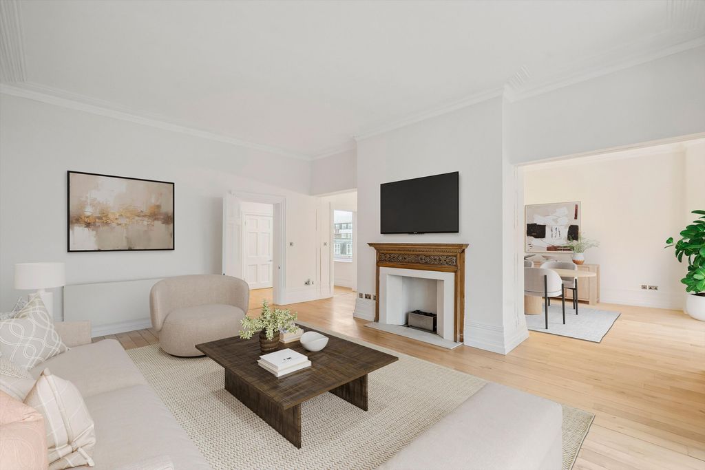 Property photo 3 of 24 Image