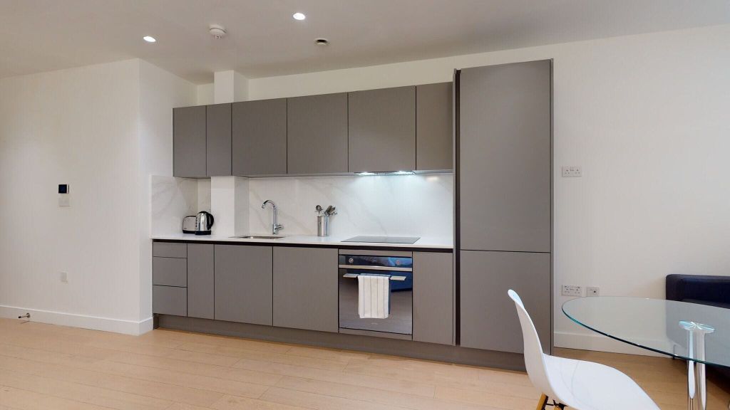 Property photo 2 of 11 Kitchen