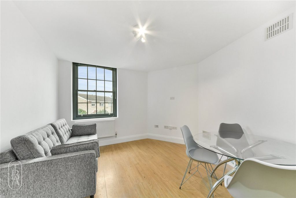 Property photo 3 of 8 Picture No. 07