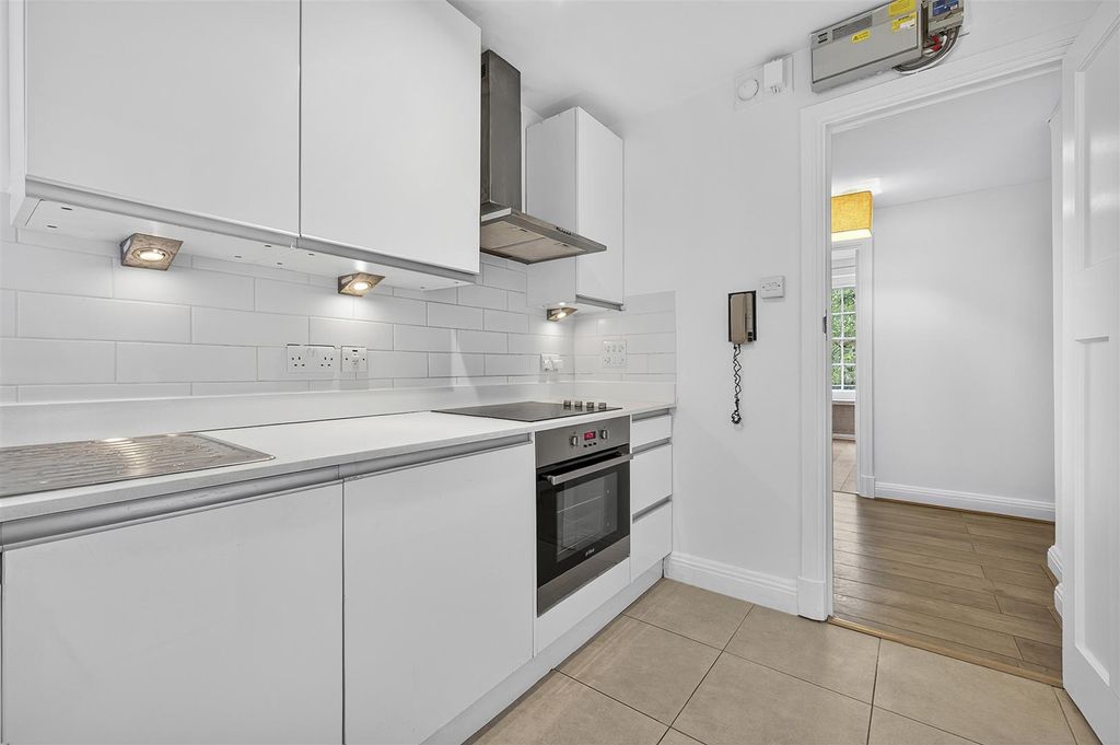 Property photo 3 of 8 Kitchen1 (4).Jpg