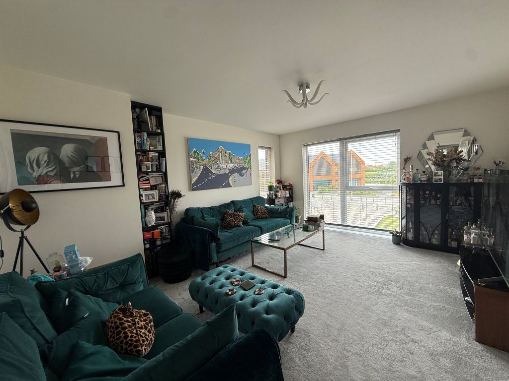 Property photo 2 of 8