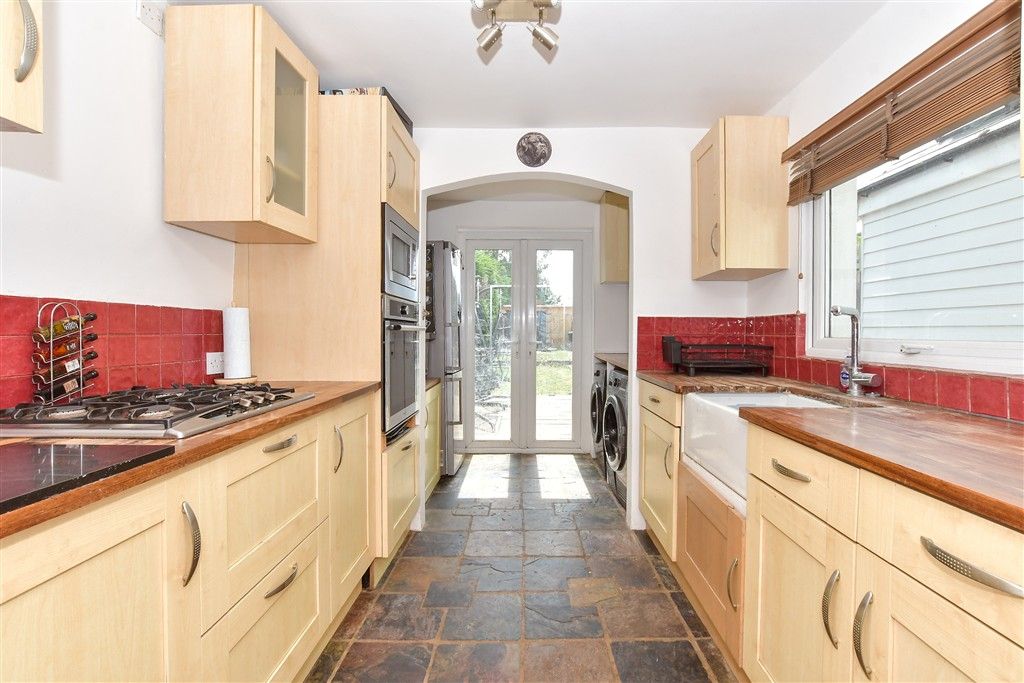 Property photo 3 of 17 Kitchen