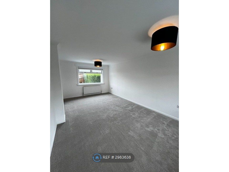Property photo 3 of 14 Living Room