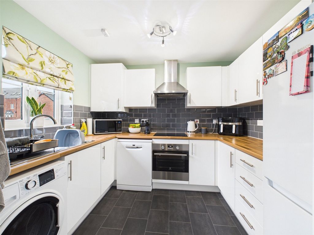 Property photo 2 of 13 Picture No. 02