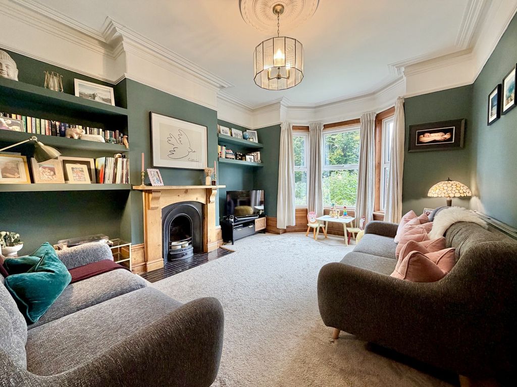 Property photo 3 of 46