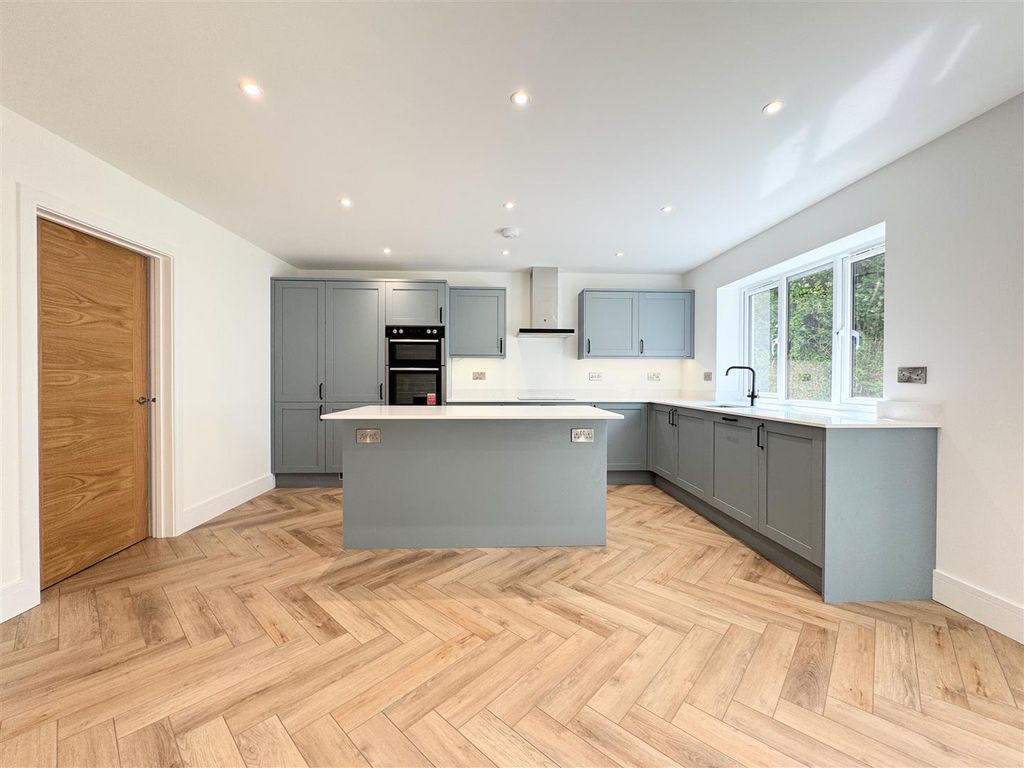 Property photo 2 of 25 Kitchen Diner