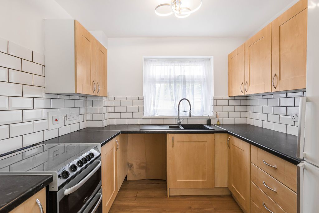 Property photo 3 of 12 1191780