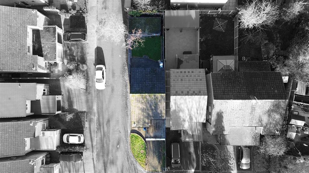 Property photo 2 of 15 Approach