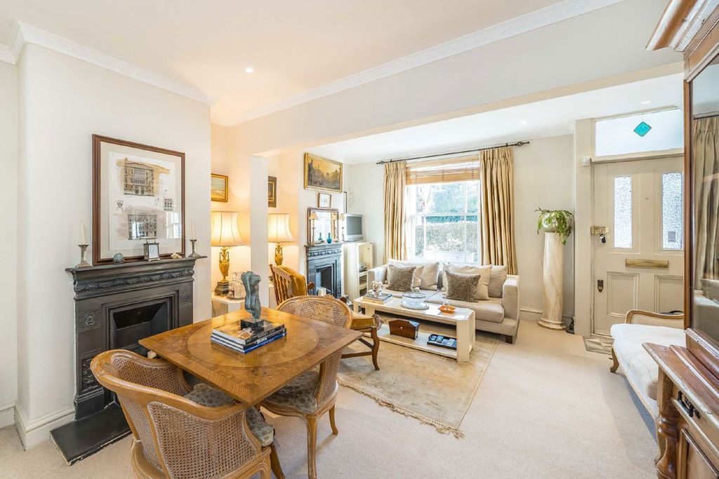 Property photo 3 of 8