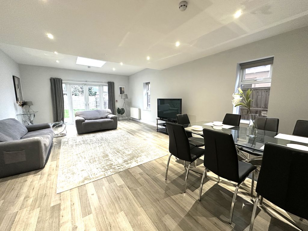 Property photo 2 of 17 Img_7971