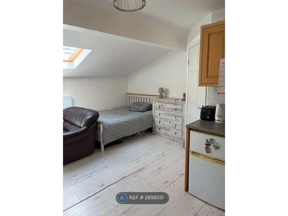 Property photo 1 of 3