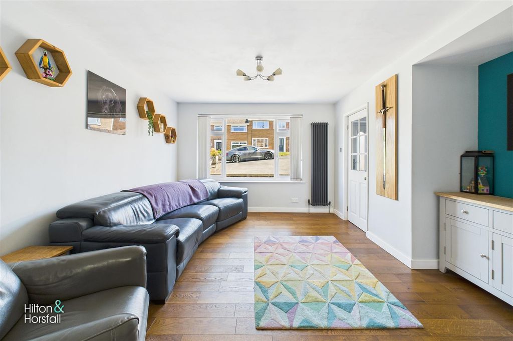 Property photo 3 of 16 Brownroyd