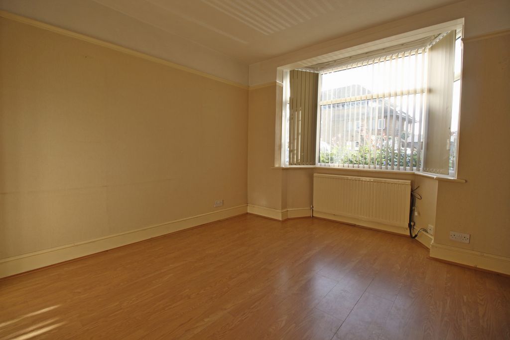 Property photo 2 of 6 Gallery