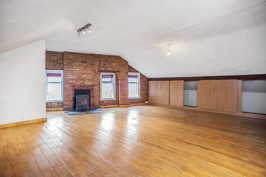 Property photo 3 of 16 Stu_2279.Jpg