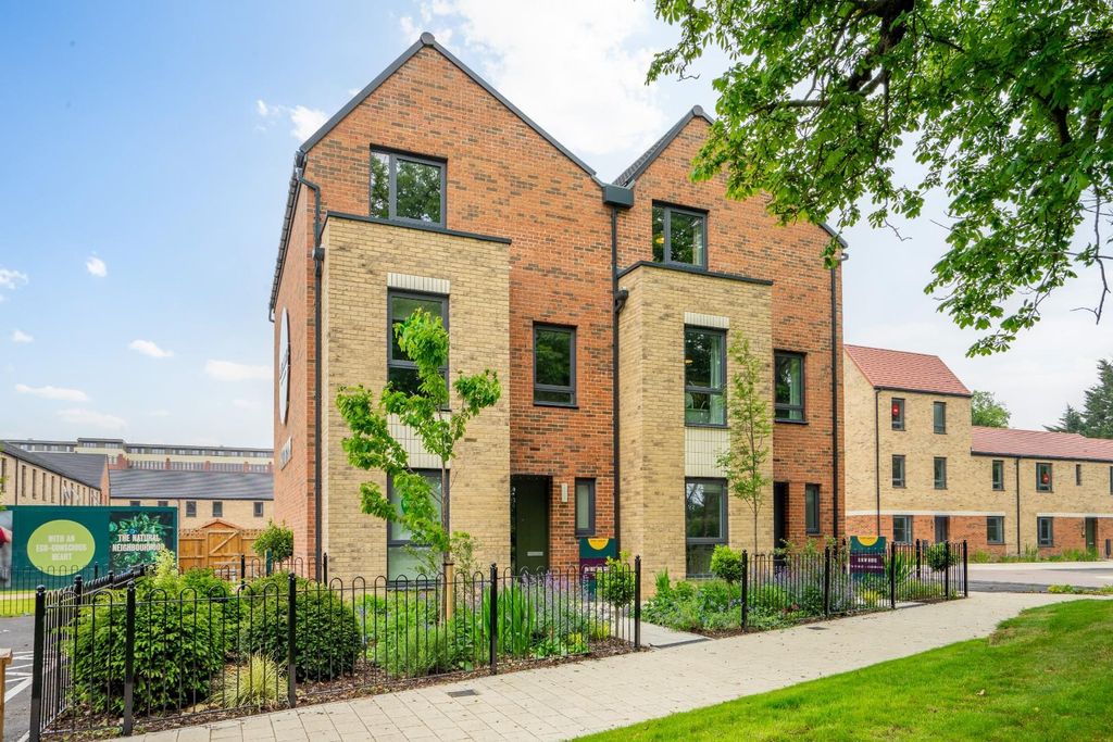 Property photo 1 of 14 Walmgate-7.Jpg